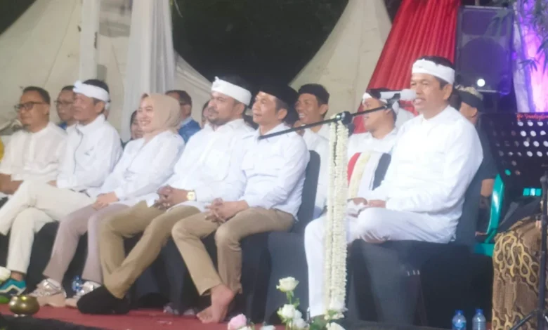 Binzein dan Dedi Mulyadi