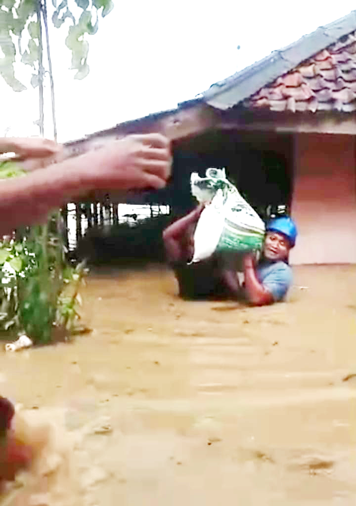Banjir di Tamanmekar