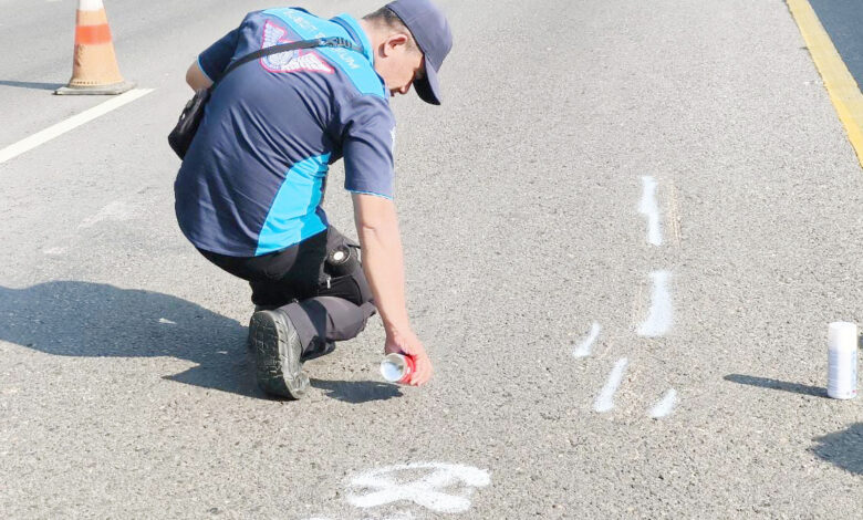 TABRAKAN: Dirlantas Polda Jawa Barat melakukan olah Tempat Kejadian Perkara (TKP) kecelakaan beruntun di KM 92 Tol Cipularang di wilayah Kecamatan Sukatani, Kabupaten Purwakarta, Selasa (12/11).
