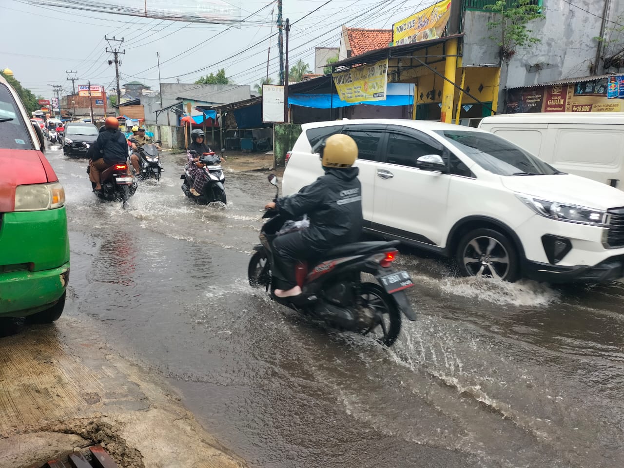 Setiap Hujan Kampung Sukamulya Kebanjiran