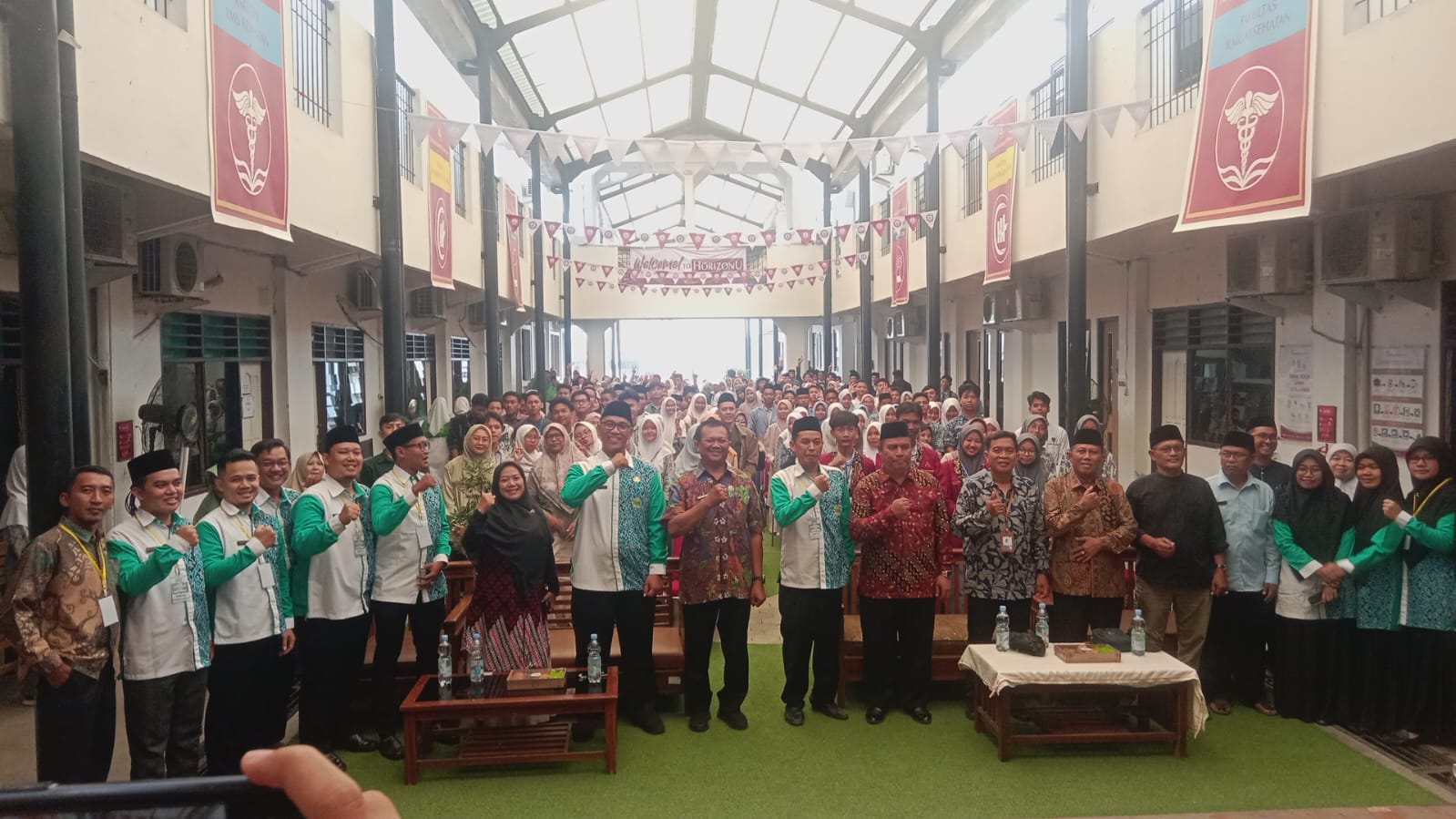 MGMP PAI: Sejumlah guru menghadiri pembukaan Musyawarah Guru Mata Pelajaran Pendidikan Agama Islam atau MGMP PAI SMA Kabupaten Karawang, Selasa (23/9).