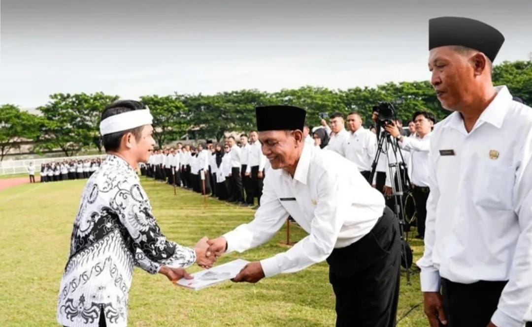 PELANTIKAN: Ribuan PPPK Paruh Waktu di Purwakarta resmi dilantik pada Selasa (25/11).