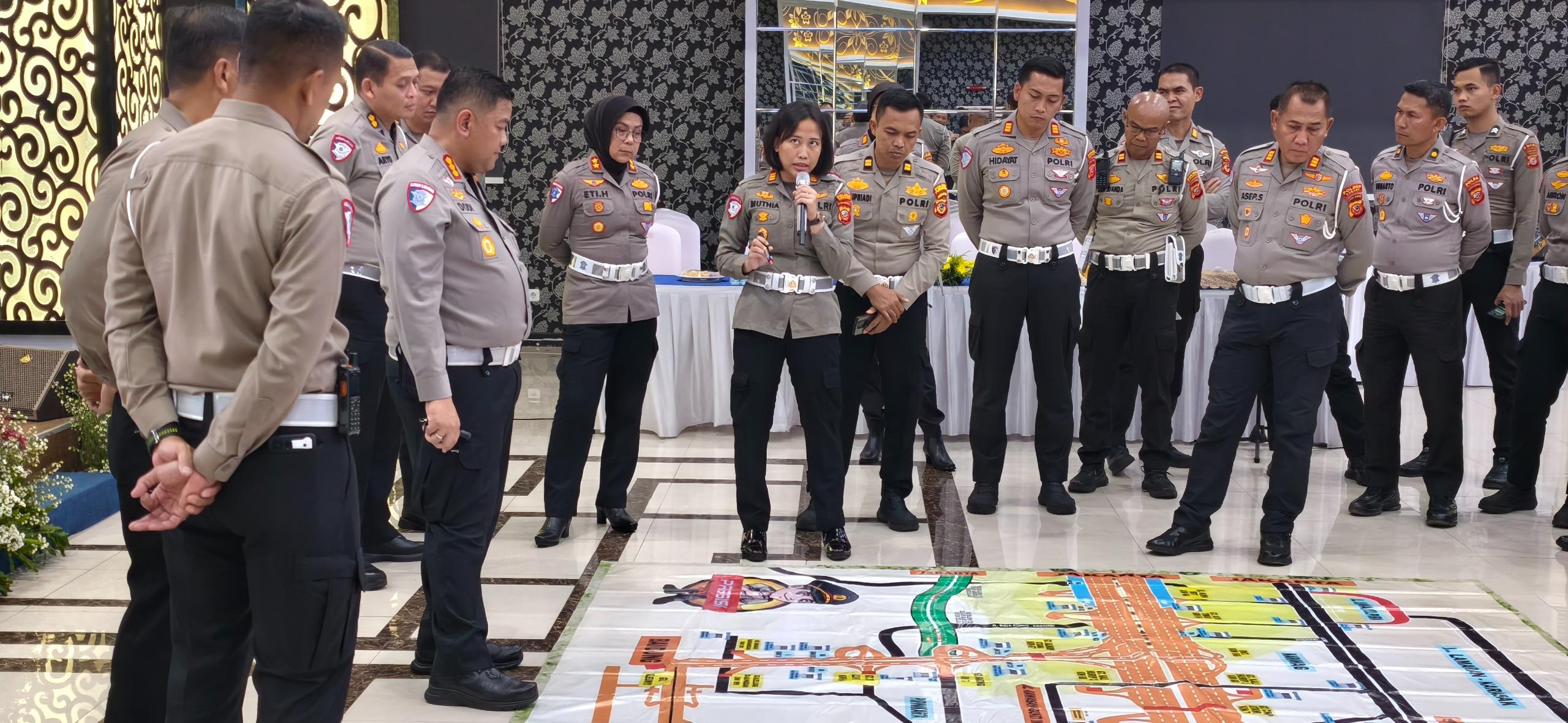 ANTISIPASI KEMACETAN: Tactical Floor Game (TFG) dalam rangka mengatisipasi kemacetan arus lalu lintas saat Nataru.