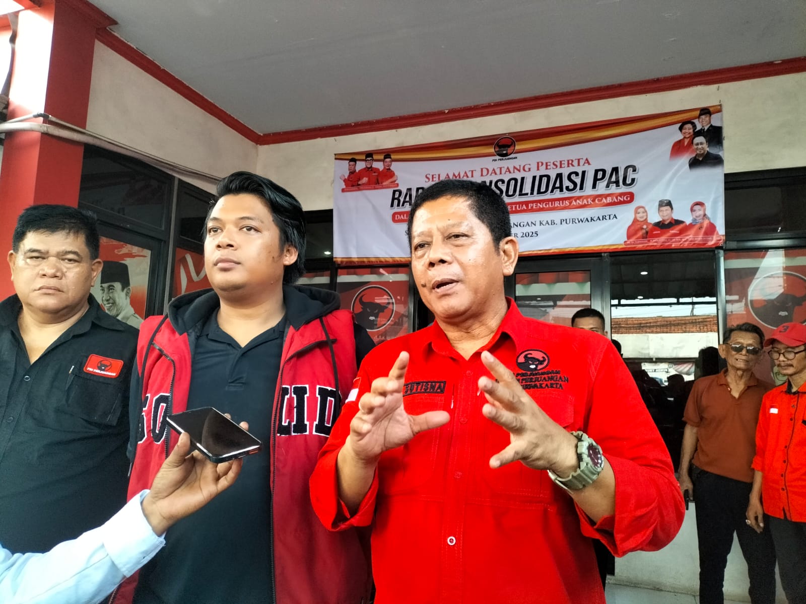 Ketua DPC PDIP Kabupaten Purwakarta, Entis Sutisna