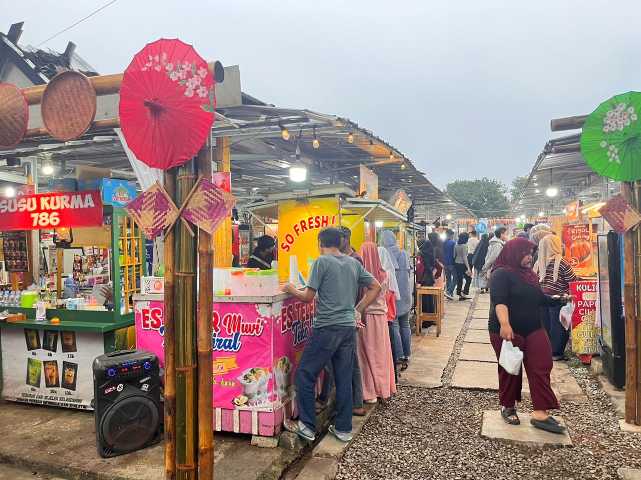 Suasana tampak ramai di Taman Balera, Purwakarta.