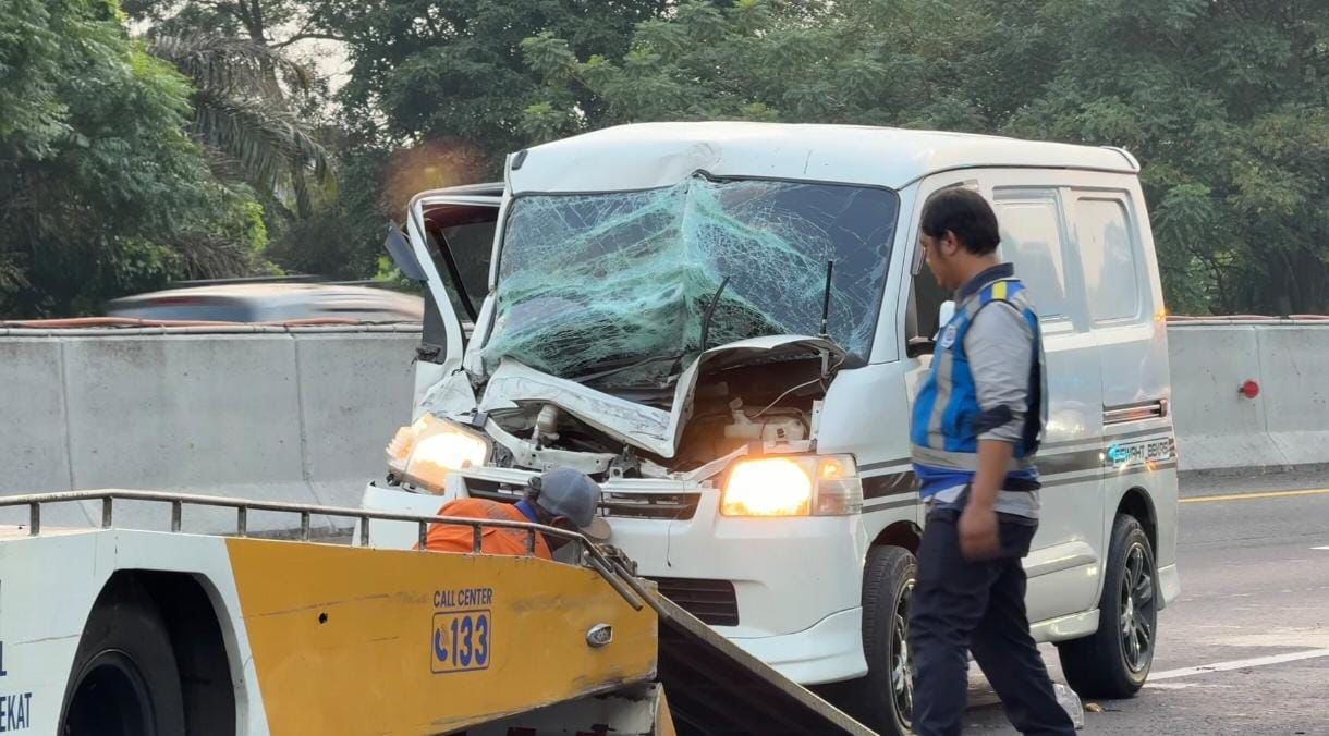 Kecelakaan di To Jakarta-Cikampek KM 71 B