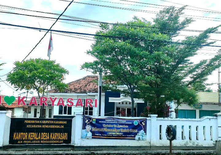 KANTOR DESA: Potret Kantor Desa Karyasari, Kecamatan Rengasdengklok, Karawang.
